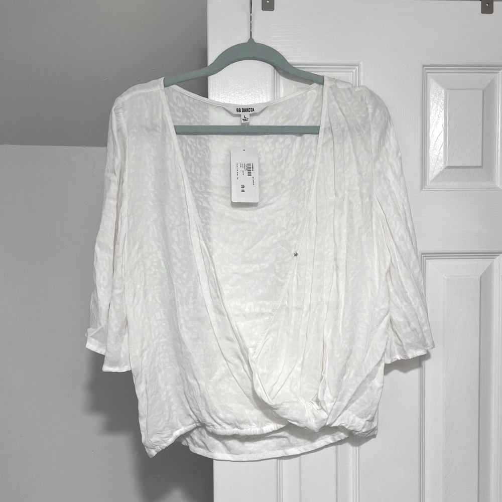 BB Dakota White Sheer Cross-Front/V-neck Blouse (Size L)